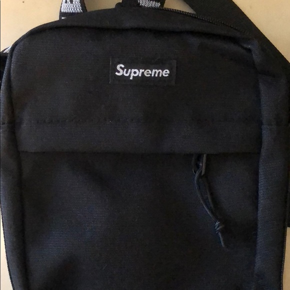 Supreme Shoulder Bag Mint Condition